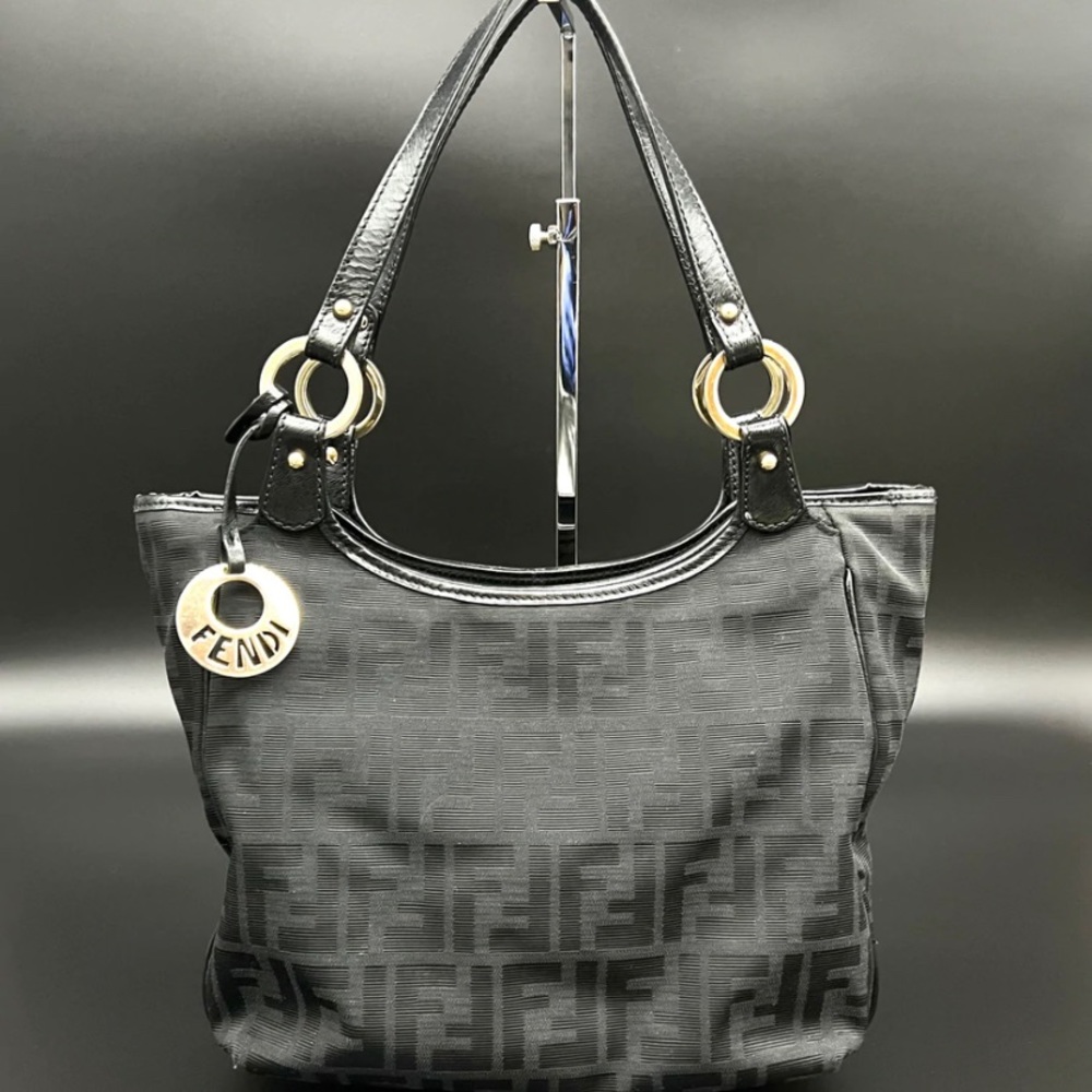 💐❤️🎁🍾Fendi Zucca Canvas Black beautiful FF signature